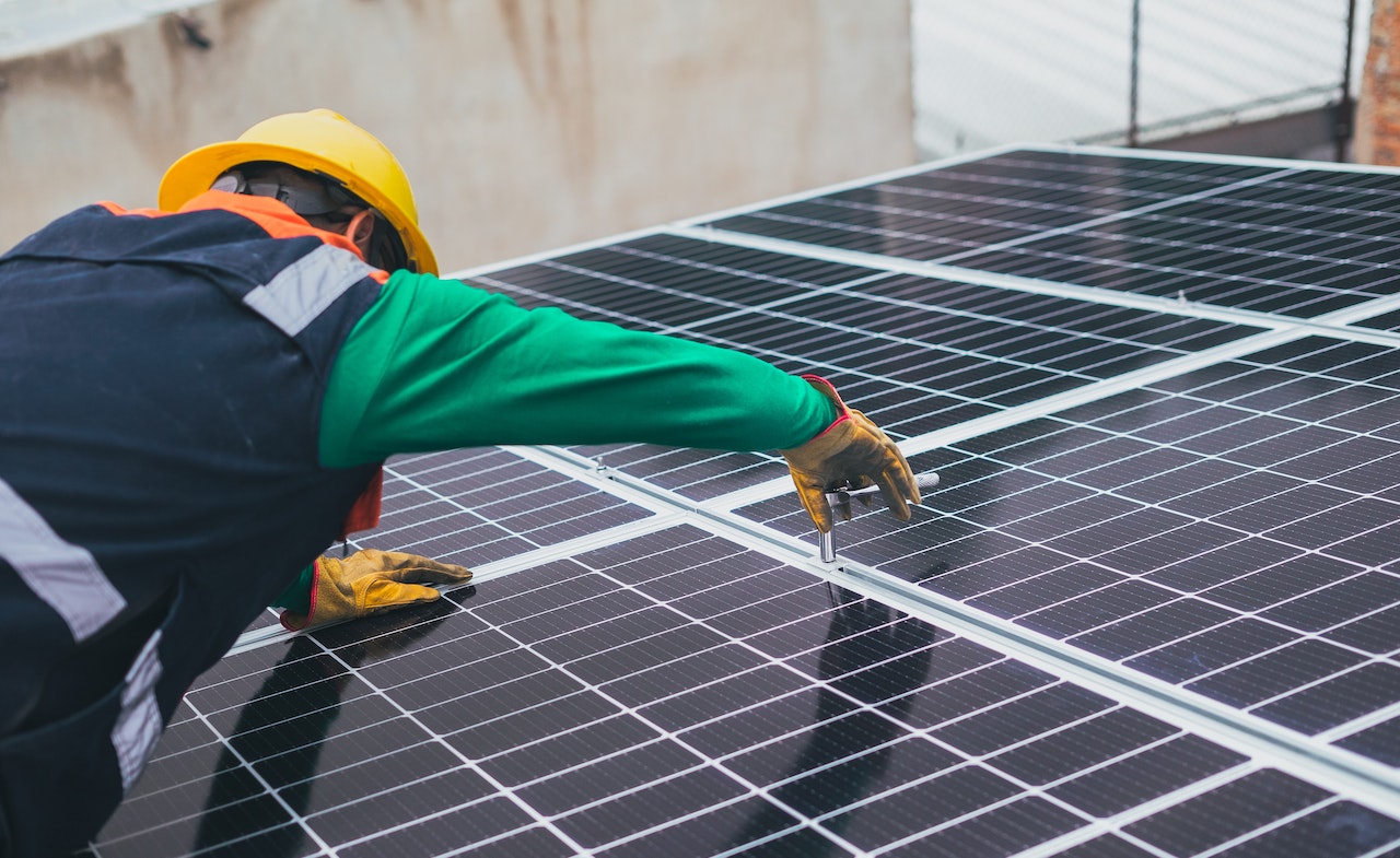Wiring and connecting solar panels: A comprehensive guide